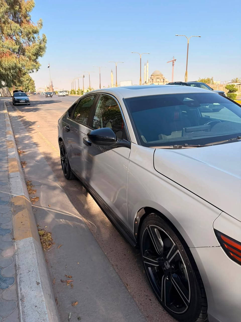 هوندا اكورد 2023 
فئت:السبورت 
السعر : 180 قفل
حادث جاملغ امامي بصف السايق 

بدون اير باك )

الموصفات 
* محرك 2000 هايبرد
* رادار امامي 
* نقطه عمياء
* شفتات
* تحكم تبريد منفصل
* كامره خلفيه ثلاث وضعيات
* بانو رامه 
* ثلاث وضعيات قياده 
* تحديد مسار 
* تشغيل عن بعد 
* هند بريك بصمه 
* لايتات لد +بك لايت لد
* تدعم الكار بلي 
ويجي وياه اكسسورات كامله 
السياره ماشيه :71,000كيلو
بأسمي تحويل مباشر 
مكان السياره : فلوجه
***********
