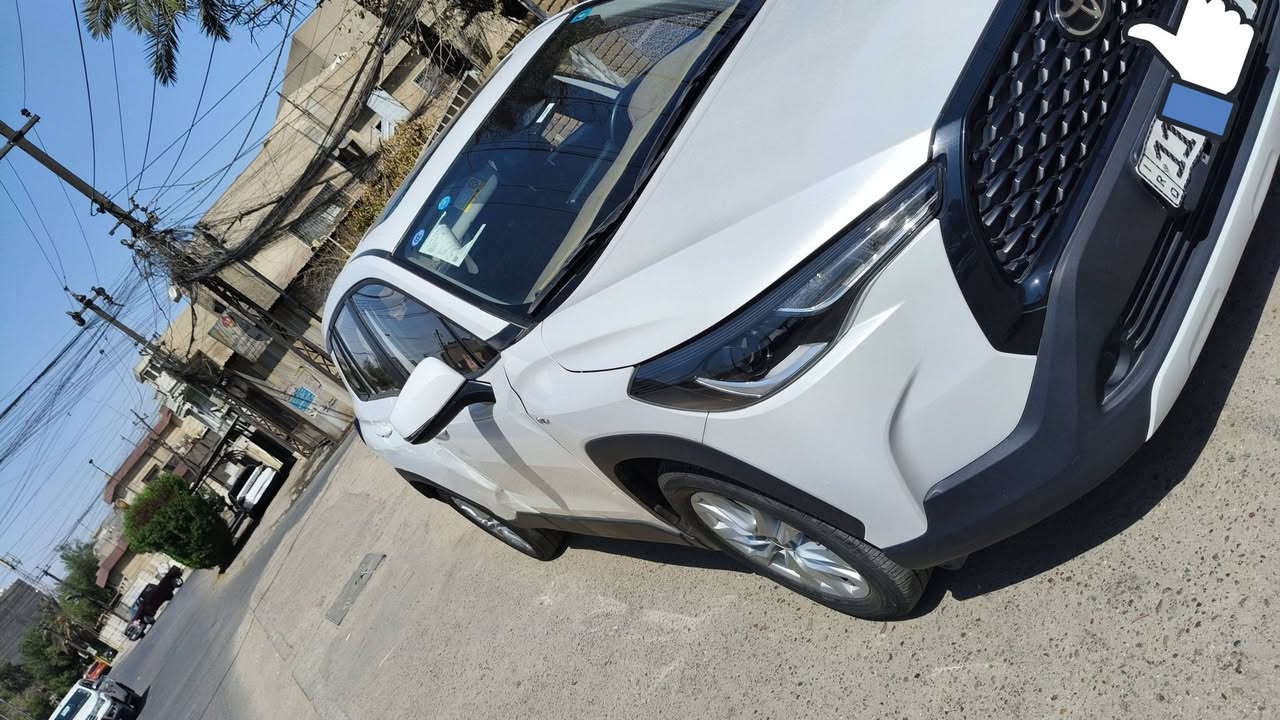 للبيع كورلا كروز صيني 2025 رقم بغداد باسمي 
السيارة فتحت سقف 
وبصمه ابواب 
وداخل جلد 
تحكمات ستيرن 
محرك 2000
السيارة استخدام شخصي 
مكفوله ماعدا هذه الضربه بالمنشور
ماشيه 27 KM
السعر 26 مليون 
 مكاني بغداد 
     ***********
