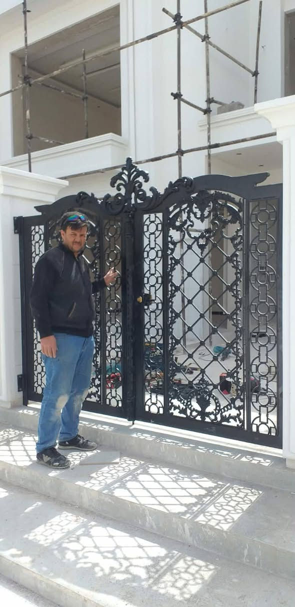 السلام عليكم
مستعدون لكافه اعمال الحداده 

بوب شبابيك سقايف غرف سندويش 

الحداد :ابو جعفر ‏‪***********‬‏
