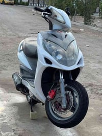 كامكو رايسنك ١٢٥ دراجه شوفت عينك حلوه ونصبه بلاديه مكينته ما مفتوحه  ش...