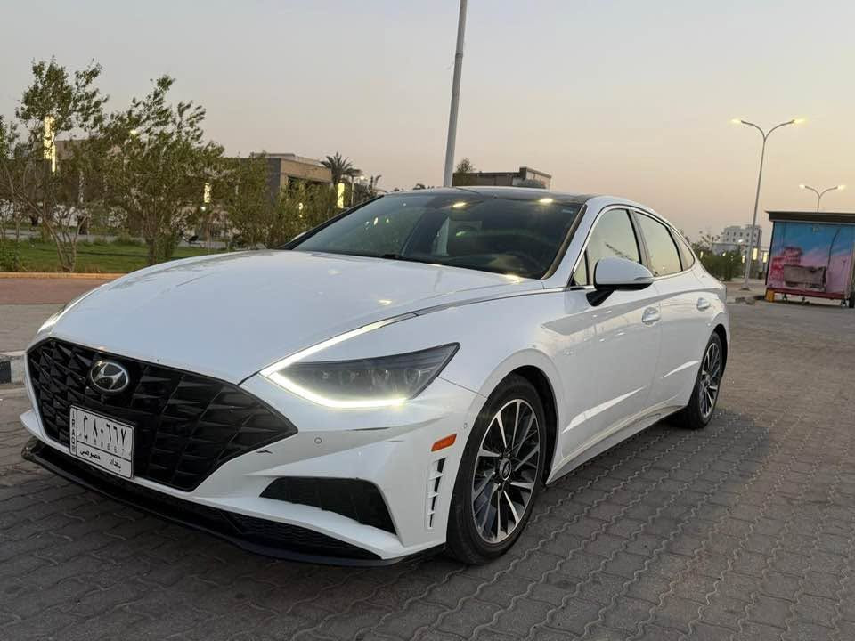 سوناتا 2021 امريكي كفاله
فول مواصفات لمتد بيها طخه بجاملغ الايمن كد اصبعين 
مكينه 1600 
السعر 152 وبيها مجال قليل
***********
