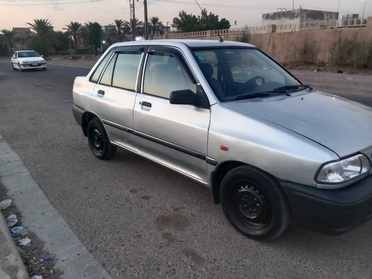 @السلام عليكم السياره سايبه خصوص للبيع سياره جاهزه خير من الله موديل 12 عنوان بغداد البياع سعر 41  ***********
