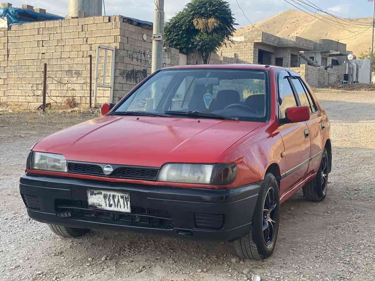 بەناوی خوای گەورە 
نیسان سەنی مۆدێل1992 بیلاد گێڕ ئۆتۆماتیک 
ئاڕم پلاسیک سلێمانی بەشەرتی ئاڕم و ئەوەلیات  سەیارەیەکی زۆر بەکێش و هەڵمەتە بەنزین کەم ئەخوات کارەبای مەزبووتە دووجام کارەبایە 
بەشەرتی مووس و بڕاوە نەبێت سەیارەکە یەک دەبڵی تەقیوە دەبڵی سەکن یەک دینار مەسرەفم تیانەهێشتوە سەیارەی مەعرەز نیە هی ژێر خۆمە 
***********ژمارەی تەلەفوون شربازهير, السليمانية
