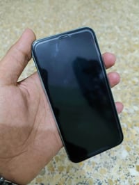 شاشة أصلية • بطارية ٩٥ • ذاكرة ١٢٨