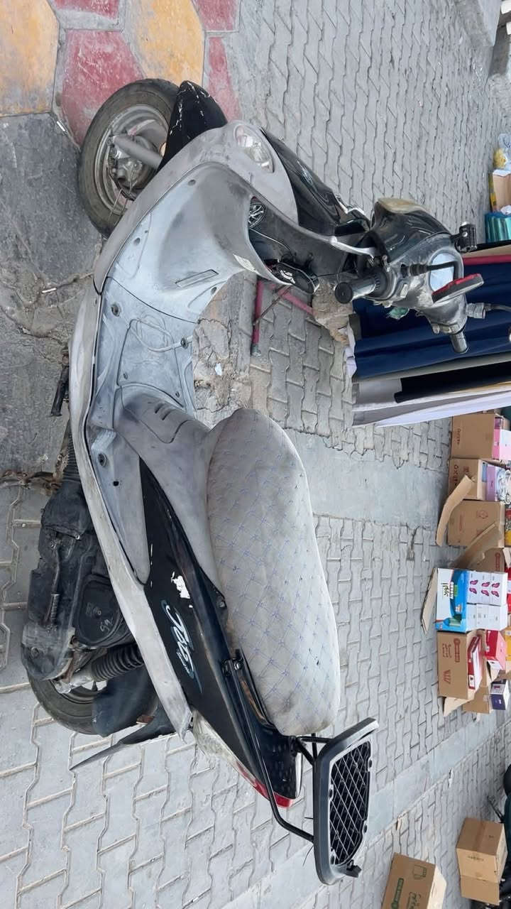 لام عليكم للبيع دراجه  ماكس منغولي دراجه حلوه ونهضه قويه سلف هندر السعر600وبيها مجال العنوان نجف ***********
