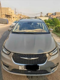 للبيع كرايسلر باسفيكا لون اسمنتي مديل 2022 وارد امريكي الحادث موضح بصو...