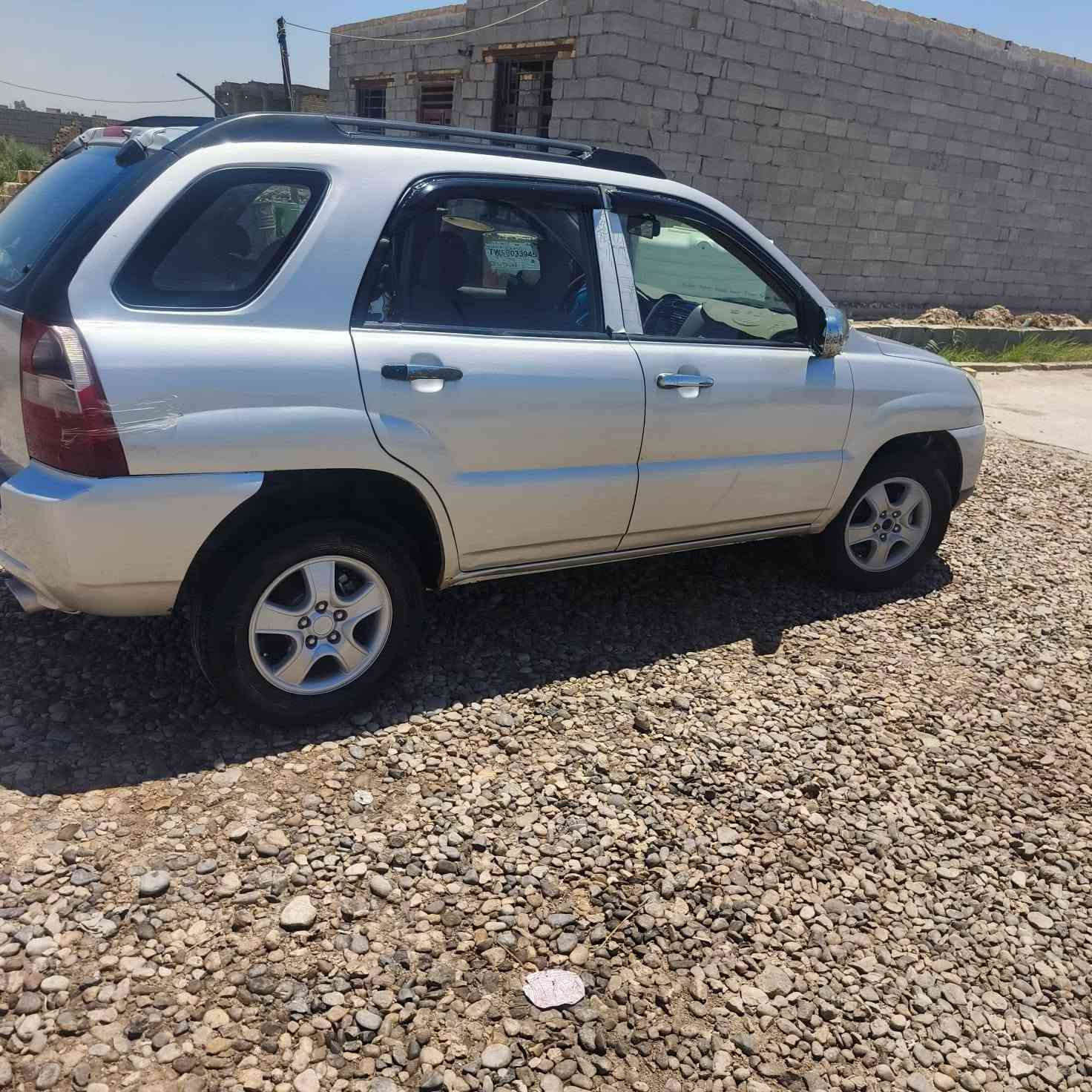 السلام عليكم 

سبورتج 2008
كاملة مابيها نقص 
تبريد وي السويج
بأسمي السيارة تريد مداور تريد وكالة 

مكاني الناصرية الغراف

سعرها75 وبي مجال جية

***********
