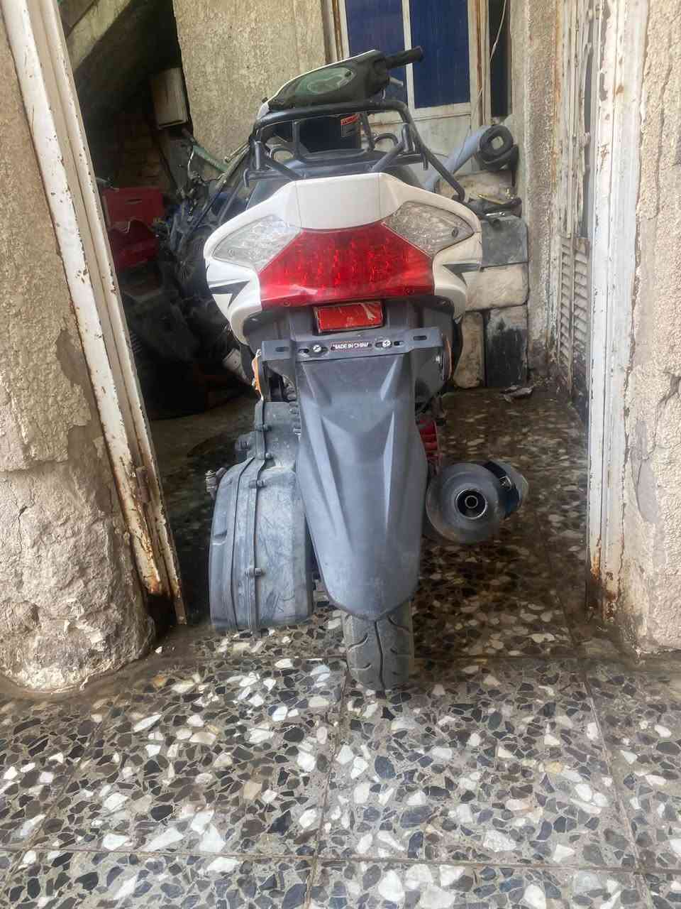 سلام عليكم دراجه للبيع زيرو ماشيه قليل  مكفوله من كلشي سعر 600بيها مجال حك الجيه رقم ***********
