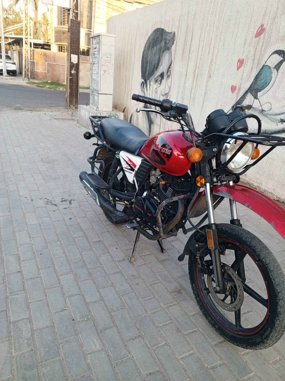 السلام عليكم دراجه دايوان جبلي موديل ٢٠٢٢ محرك قبل ٤ اشهر احاطه جديد ابو الكتابه الحمر  اي لحيم مابيه الدراجه مكفوله والشاصي مكفول السعر مليون و٣٠٠ أو بيه مجال للاتصال *********** مكاني بغداد المنصور
