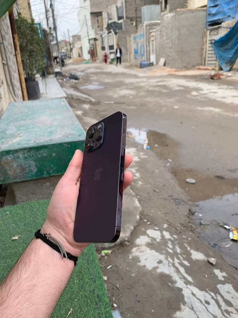 للبيع جهازين ايفون - بغداد مدينة الصدر
الاول: 14 Pro Max

- الذاكرة: 256GB

- البطارية: 87% مال تفصيخ شحنته يوم كامل

- النضافة: 100% مابي زلغ 

- الشاشة: 3 خيارات مستبدلة

- الحالة: كله شغال 100% 

  كامرات✅ اتصال✅ سيمكرت✅ فيس ايدي✅ واي فاي✅

- السعر: 575الف وبي مجال

- شرط النضافة: تجي تفحص على راحتك

الثاني: 13 عادي

- الذاكرة: 128GB  

- البطارية: 64% شحنته زينة

- اللون: نيلي - شرق اوسط

- الشاشة: 3 خيارات تجارية

- الحالة: كله شغال بدون عطل

  اتصال✅ سيمكرت✅ فيس ايدي✅ كامرات✅

- السعر: 250 ألف وبي مجال

*ملاحظات*: مراوس موجود - متواجد واتساب بكل وقت

*للتواصل*: ***********
