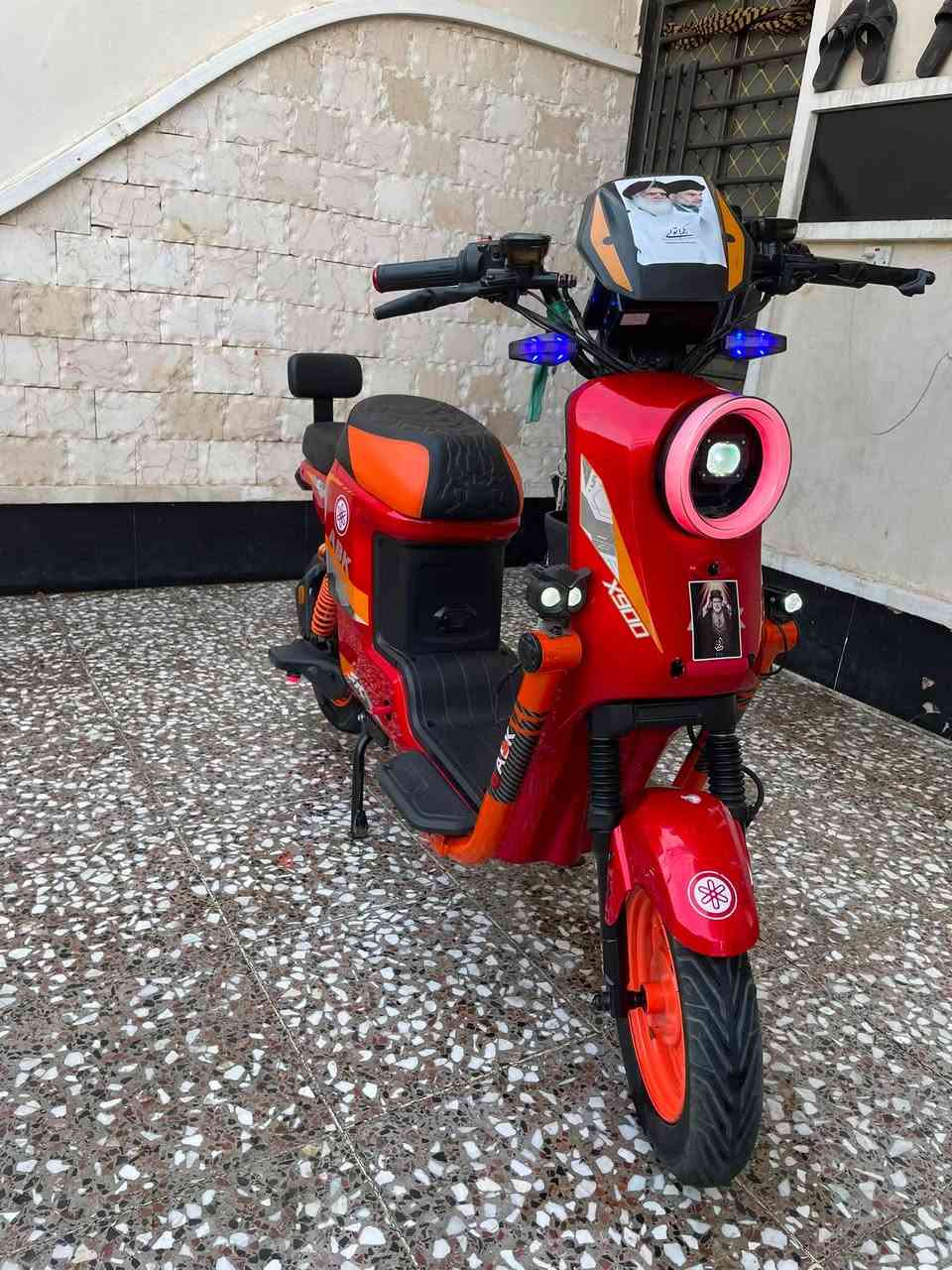 دراجه شحن مقفوله 
لسم/ X900
سعر 650/وبي مجال
رقم /***********
