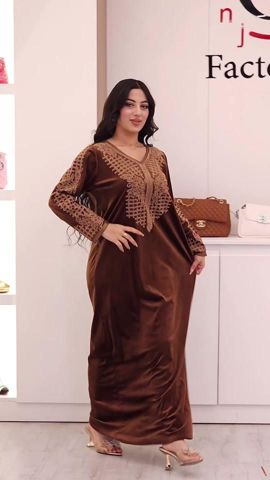مخمل • دشداشة • قصة أنثوية