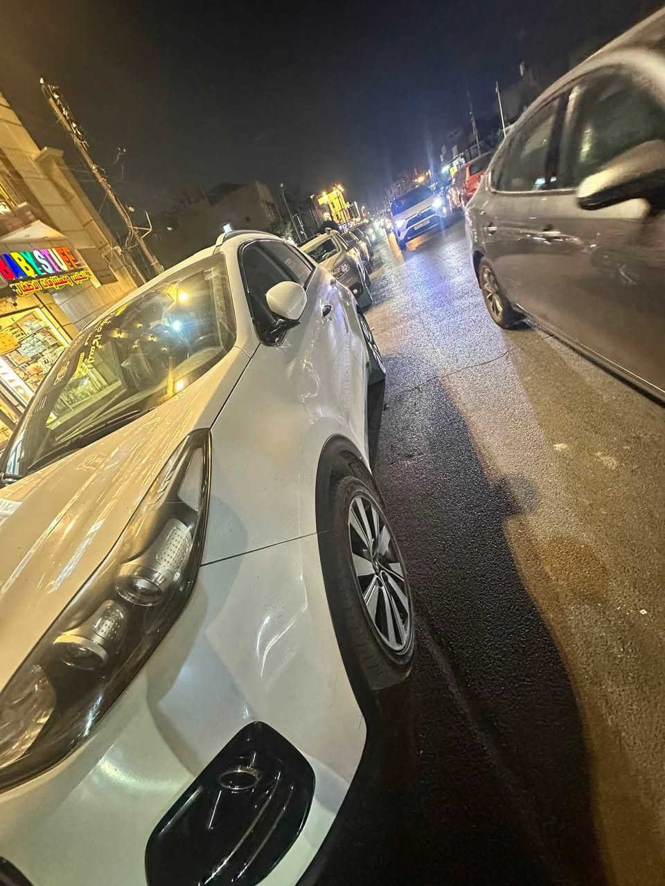 السلام عليكم
كيا سبورتج موديل ١٧ خليجي نص فول سويج وليس بصمة رقم اربيل منظومة تبريد كاملة جديدة في بداية الصيف سويتها وبيها رصعات ودعامية مصبوغة السعر ١٦٣ وبيها مجال بسيط مكاني بغداد حي الجامعة او العزالية

***********
