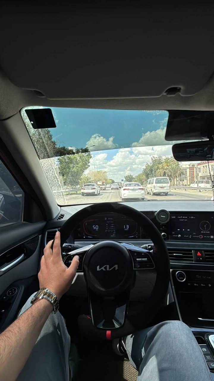 Kia sletos 2024 ضمان المجموعه الدولية
السيارة وكالة تو كلر  ييها ضربة بالباب ممصلحة خفيفة 
ماشية ٥٥ الف كيلو متر بعدها على الضمان 
للتواصل ***********
