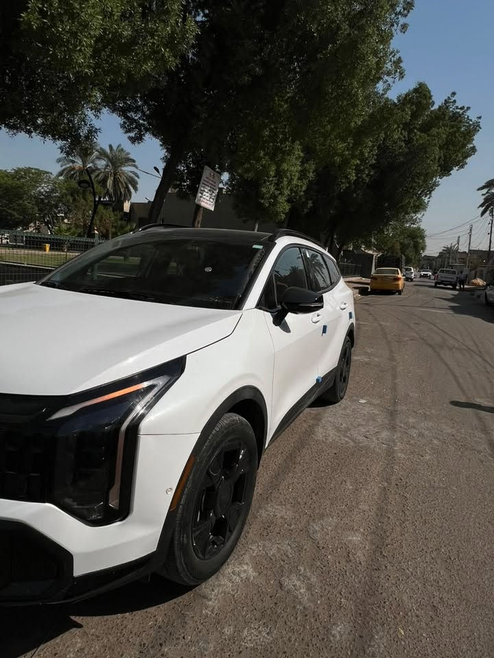 السلام عليكم
#للبيع KIA SPORTAGE X LINE موديل 2026
السياره حادثها مبدل جاملغ ومصبوغ الباب ربع فقط بدون ايرباك بدون شواصي بدون لغود شرط الفحص 
ماشيه 5 الاف
مرقمه بغداد
السعر 248 وبيها مجال بسيط كلش 
***********
