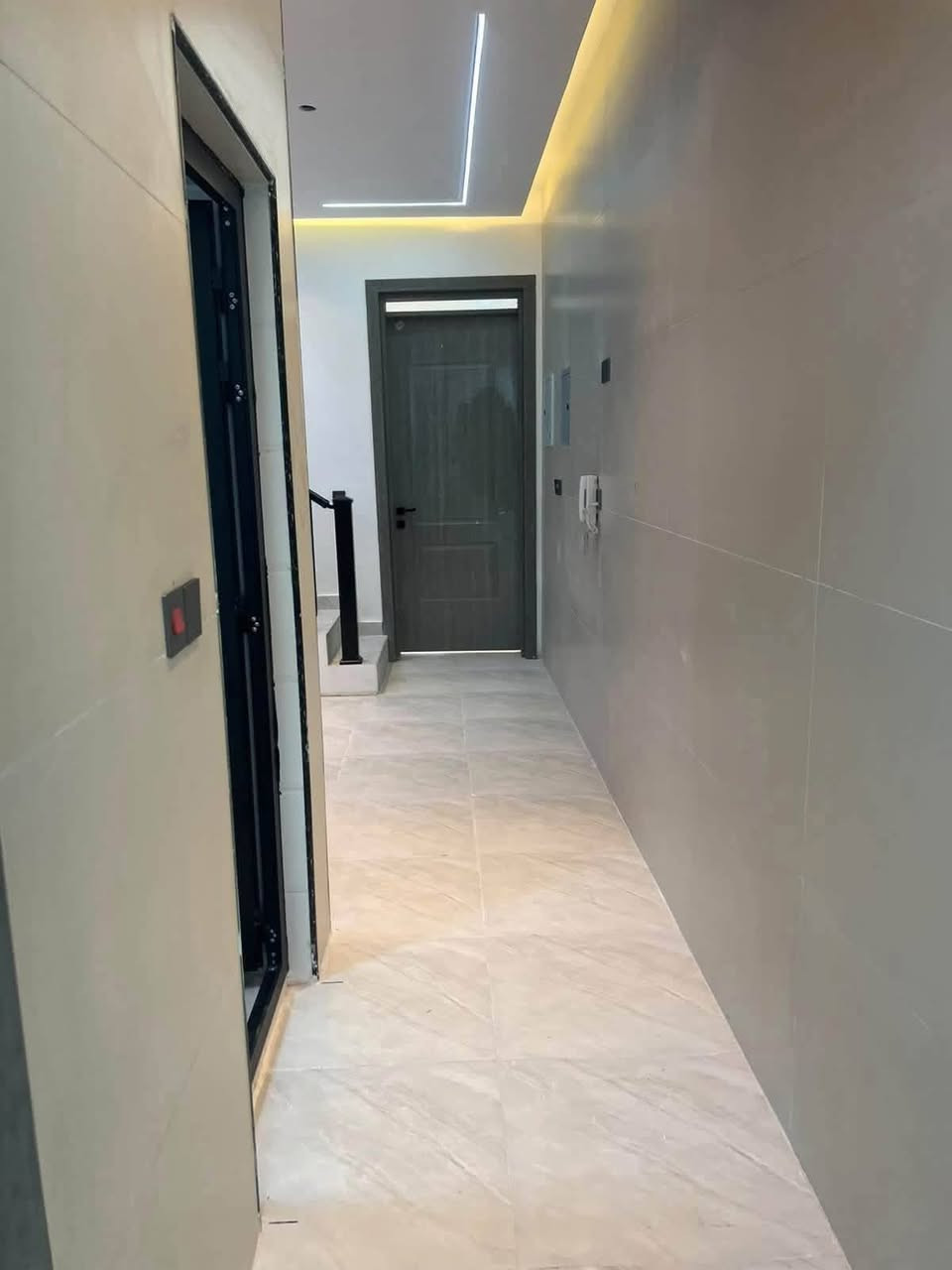 🏠دار  للبيع | مودرن زيرو حديث
📍 الموقع: بغداد – الدورة – البو عيثة
📐 المساحة: 75 متر
↔️ الواجهة: 5 متر
↕️ النزال: 15 متر

🏡 تفاصيل الدار:
• 3 غرف نوم
• صالة
• استقبال
• مطبخ
• بناء مودرن زيرو حديث ✨

📜 السند: طابو سند 25
📑 التنازل: شركة + إقرار محكمة

📞 للاستفسار والمعاينة:
☎️***********
☎️***********
