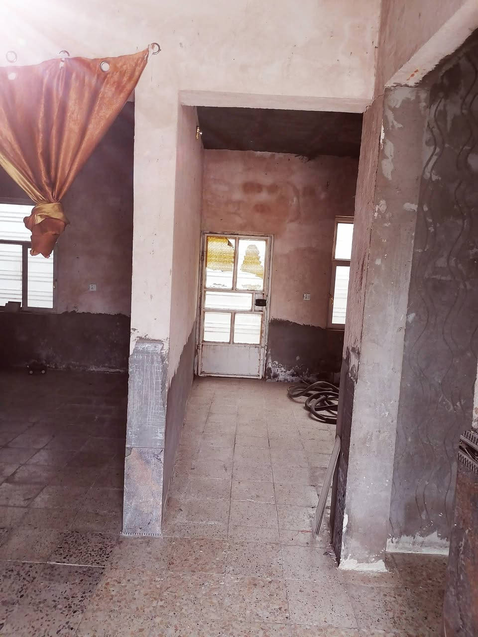 بيت زراعي بحي العسكري شارع ٣٠ قريب عله محلات ابو حازم قبل لاتعبر المشروع المساحه ١٥٠ ويمه قطعه ١٥٠ تنباع ويا وسعر كلش زين كامل خدمات كهرباء خطين ***********
