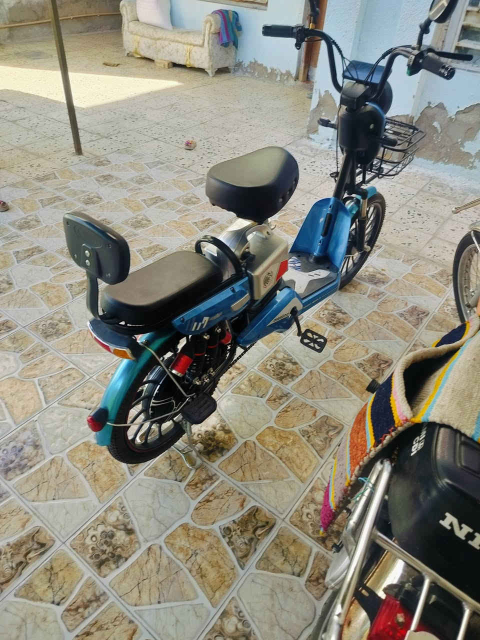 دراجه شحن فول مواصفات بعدهي عله وضع الشركه ستخدام قليل يعني بعدهي رمبه بصمتين تحكم عن بعد كله وضع الشركه سعر 550وبيه مجال ***********او خاص
