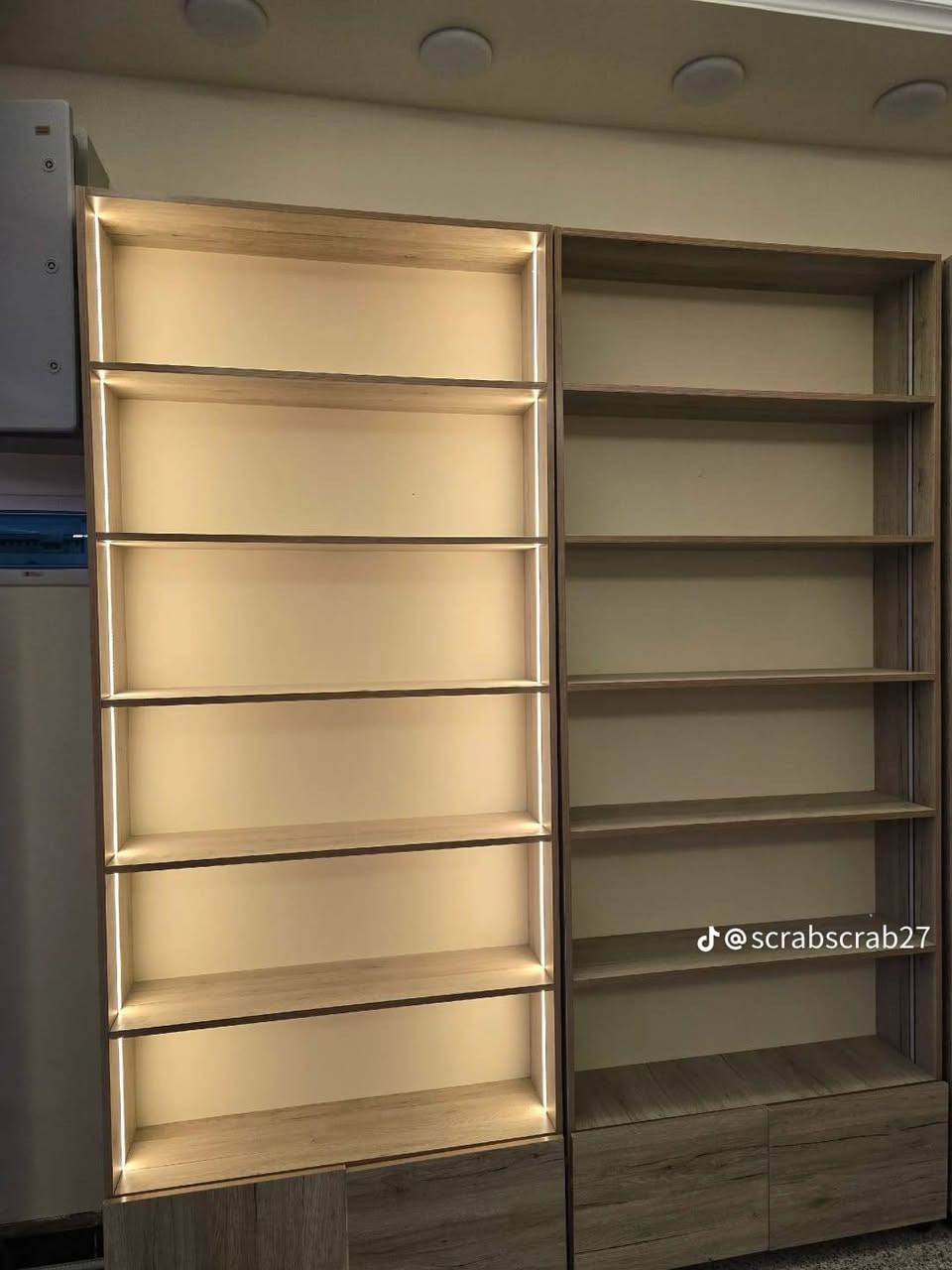 فاترينات للبيع العرض متر و الارتفاع 270 ستخدمات شي قليل شرط. تفصال العدد 8 مع مكتب طول 2 متر ورتفاع2 متر بس الون بيجي مو اسود + 200 قطعه هوك تعليك
عنوان: النجف الأشرف واتساب موجود
فاترينات للبيع العرض متر و الارتفاع 270 ستخدمات شي قليل شرط. تفصال العدد 8 مع مكتب طول 2 متر ورتفاع250 سم + 200 قطعه هوك تعليك 
العنوان النجف الاشرف ***********
واتساب موجود

