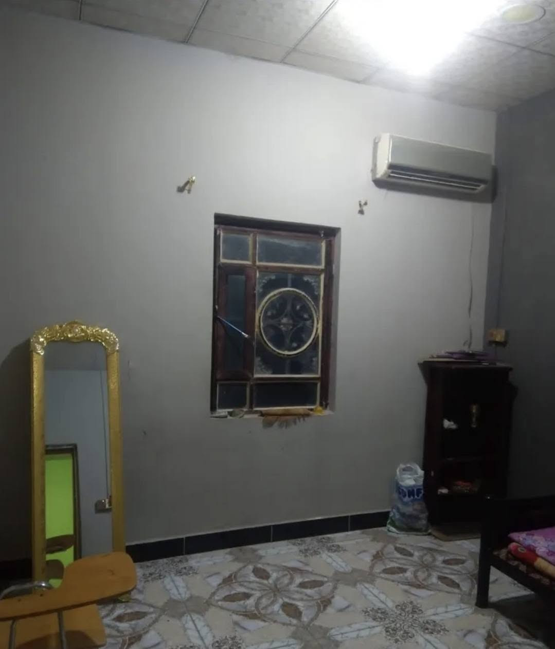 القبله حي الجامعه • ٣٠٠م • ٤ غرف