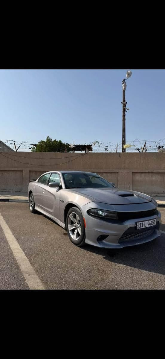 للبيع 
تشارجر اصل 19 SXT
6 سلندر 3600
رقم انكليزي بغداد بأسمي
السياره جاهزه ربع ما تصرف عليهه
شرط الوكاله والمداور 
سنويه لل 26
كامره خلفيه 
تحكمات ستيرن
كشنات جلد
شاشه جبيره
كت كامل RT
جناح كاربون فايبر 
منضومة راديتر وفانات مال هيمي انسه شي اسمه حماوه

حادثهه حرق من البجم للبيبان الخلفيه بس ما واصل للجاملغات الخلفيه والصندوك

السعر 150 وبي مجال قليل
مكان السياره بصره
للتواصل *********** البصرة, العراق
