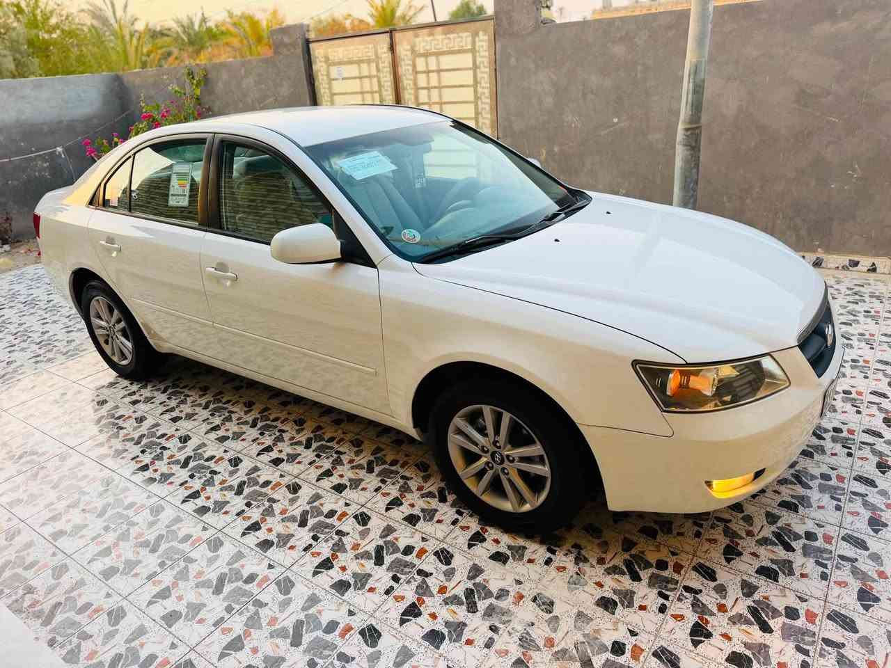 السلام عليكم ورحمة الله وبركاته.. 
سوناتا خليجي موديل 2007 رقم بغداد دولي بأسمي مشروع وطني سنويه جديده لغاية 2030 هزه جديده  سياره مكفوله من ضربه والتبديل والصبغ عدا ملاحضات بسيط والسونار مع الصور مرفق  و جديده جدا بمعنى الكلمه مابيها اي نقص محرك 2000 دوش مامفتوح كير محرك حداديه تبريد كله عالبلاد شاشه تاب كبيره كامره دواره تحكم استيرن شغال بلاجكتور لايت عدسه ويل كب فول كهربائيات السعر 105 مكان السياره الناصريه ***********
