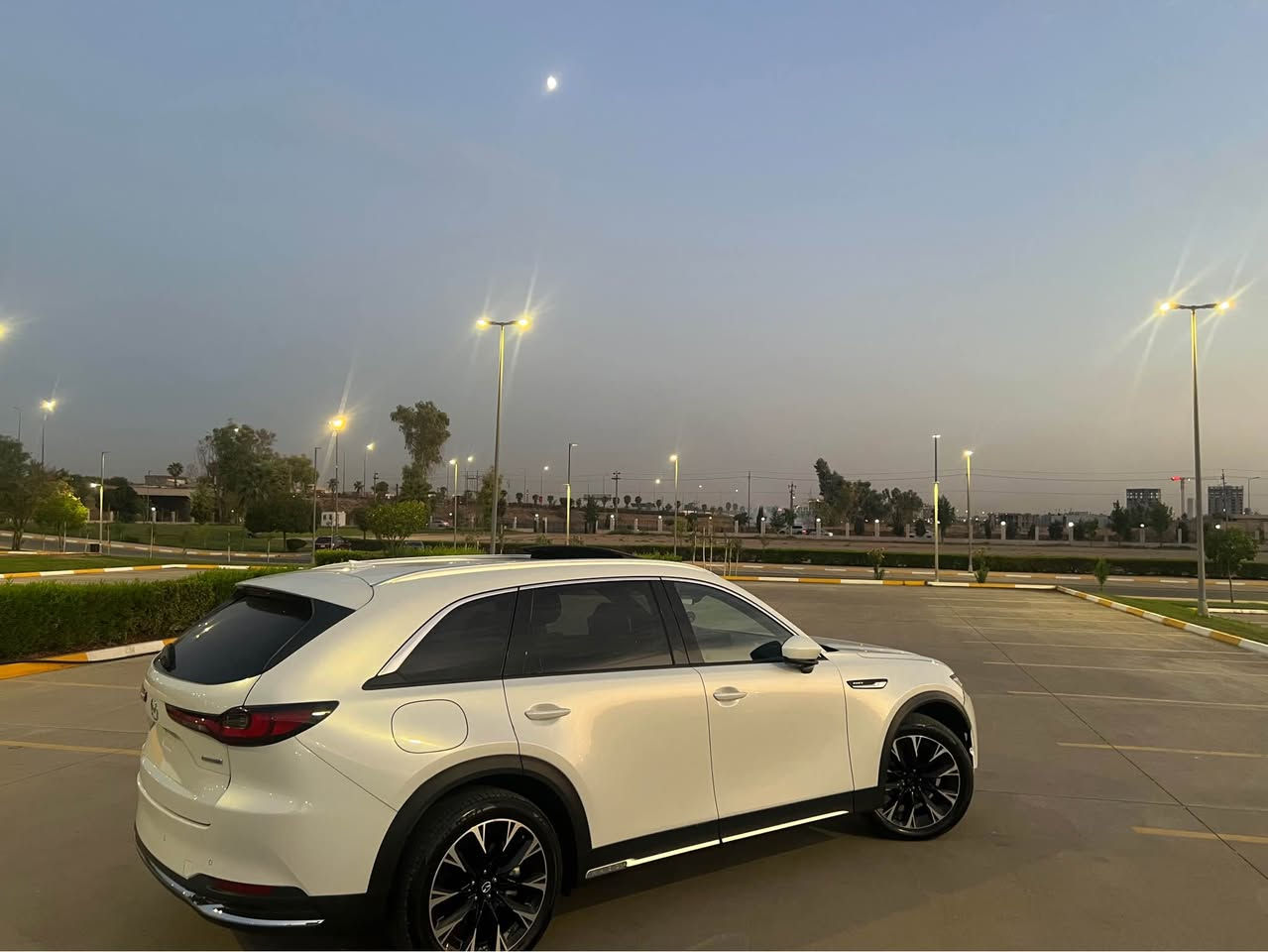 مازدا cx-90 مؤديل 2024 مواصفات premium plus فول فولة داتاشؤ كوشين سارد و گةرم مةكينة 4 پستؤن سةيارةكة تةنها نيو دةرگاي بؤياغة لةگةل 1 شوين PDR بي ژووري بي داخلي سةيارةكة گير و مةكينة و كارةبايي هـةموو شتي بةشةرت 
*********** أربيل, العراق
