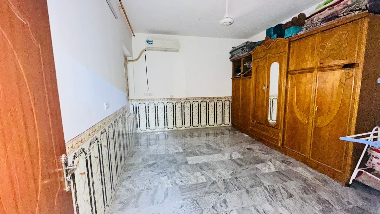 بيت للبيع • كوريريش شارع مخابز • ٢٠٠م