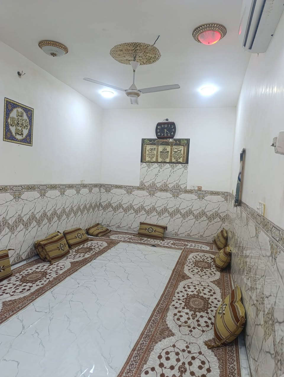 بيت للبيع زراعي سند 25 يتكون البيت من غرفتين وستقبال وصاله ومطبخ وصحيات سعر 35 بي مجال مكان البيت نزلة زامل الجاسميه قرب الحسينيه قاسم ال ميح ***********
