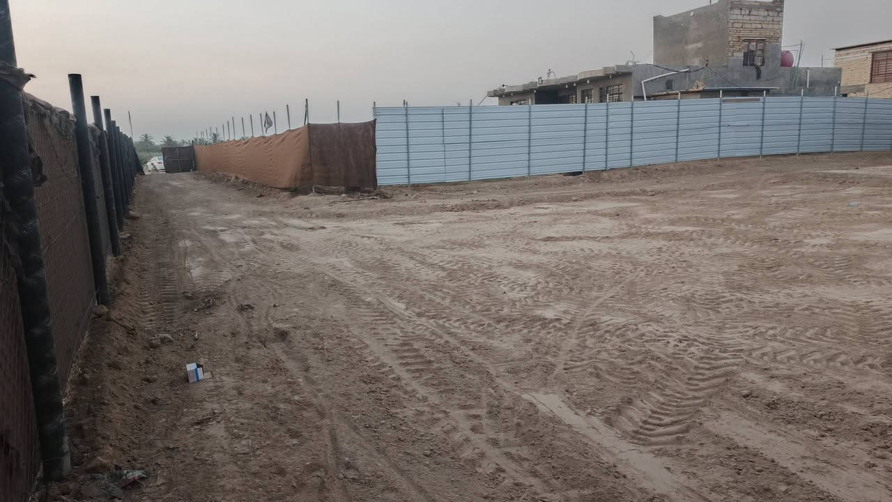 السلام عليكم بيت للبيع  قريب على شيخ ثائر خلف المدرسه او نزلت الامام سيد محمد(ع) مساحه 760متر القطعه و140شارع  ( بوكس الخريطه كامل بي البناء غرفتين 4 ×6 صاله 4×12 صحيات داخليه 2.5×3.5 وباقي الخريطه ماكامل مطبخ ومدخل واستقبال السعر 40 وبي مجال الاستفسار اتصل *********** رقم اتصال
  رقم واتساب  ***********
