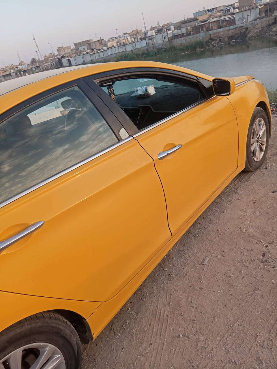 سوناتا أمريكي 2011
محرك 2400GDI
تبديل جاملغ امامي جهة العبري مع تصليح خفيف في البنيد مع ضربه بسيطه خلف التاير... 
مصفره هيئه وغرامات بأسمي تحويل مباشر او وكاله رقم انكليزي سنويه نافذه لغاية2030
السعر 75 وبيه مجال للشراي 
الإتصال على الرقم ***********سونار موجود 
تبريد ثلج حداديه ٧٥٪
