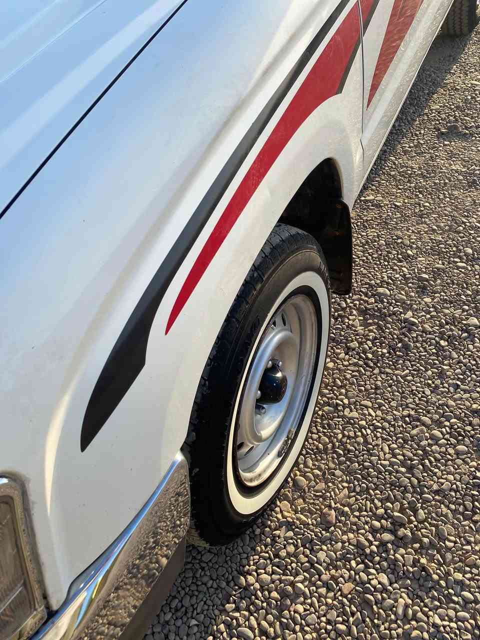 بكم 2001
GLX 
كفاله عامة بدون صبغ 
تبريد  ثلج 
جاهزه مابيها اي نقص
السعر100

***********
