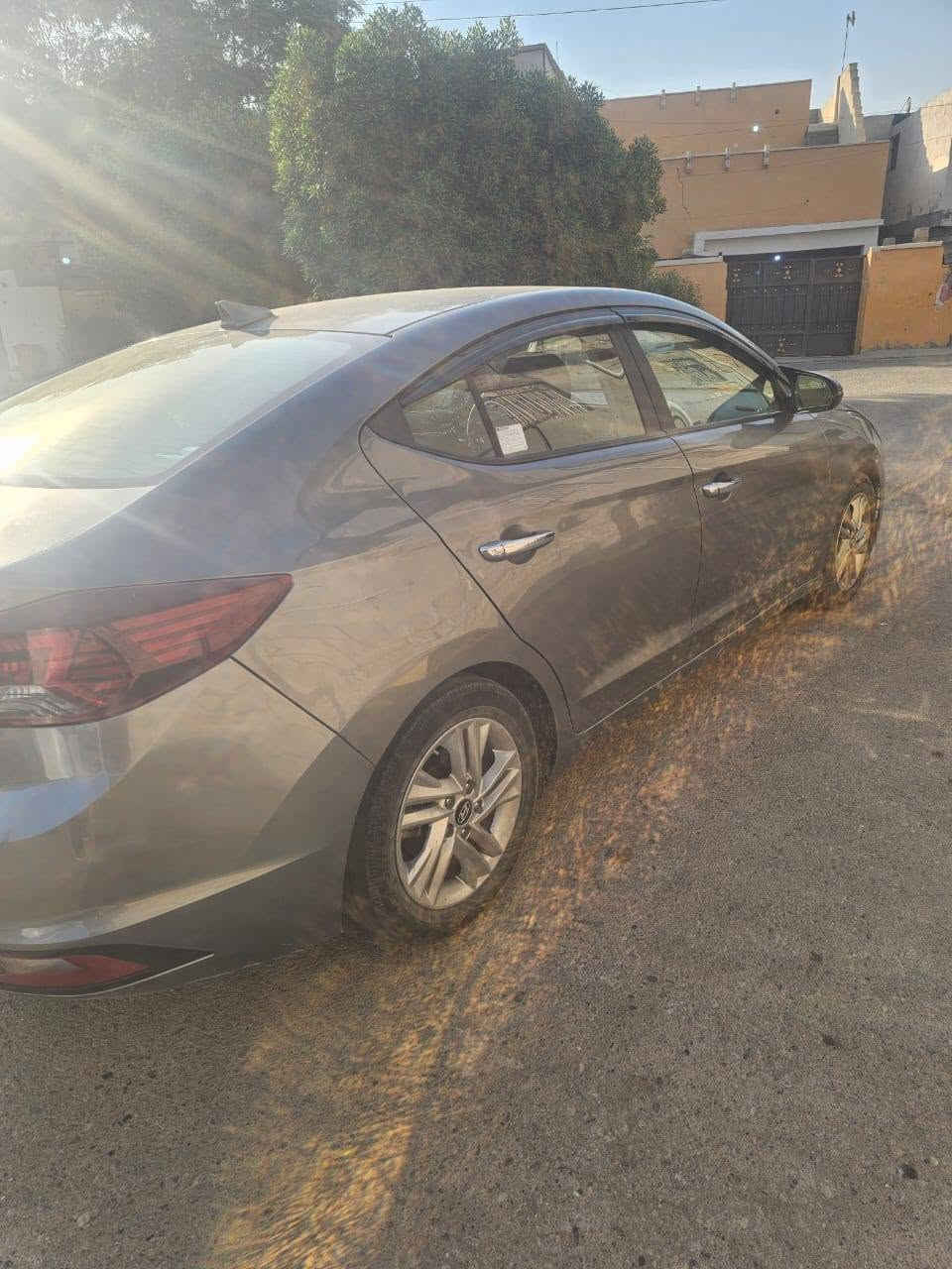سلام عليكم الانتره موديل 2019 رقم اربيل وارد امريكي بيها صبغ بابين وبنيد محرك 2000 دوش مكينه جديده سعرها 110 وبيها مجال مكان سياره الانبار الرمادي ***********

