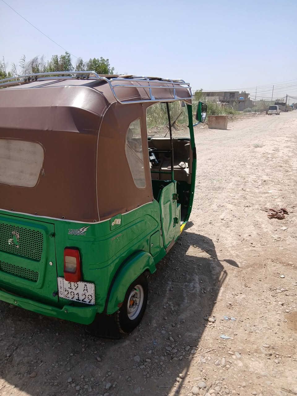السلام عليكم 
تكتك لبيع 21بيها ضربه زغيرة يم الرقم وراجعه بارد 
الباقي كلشي مكفول تكتك مو هواي بالشارع 
السعر 8 وربع وبيها مجال الطيبين 
السكن فلكة سلمان باك .التاميم
رقم باسمي ورقم انكليزي 
متواجد واتساب 
***********
