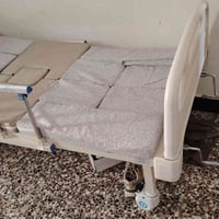 سرير طبي • جديد • مستخدم اسبوع