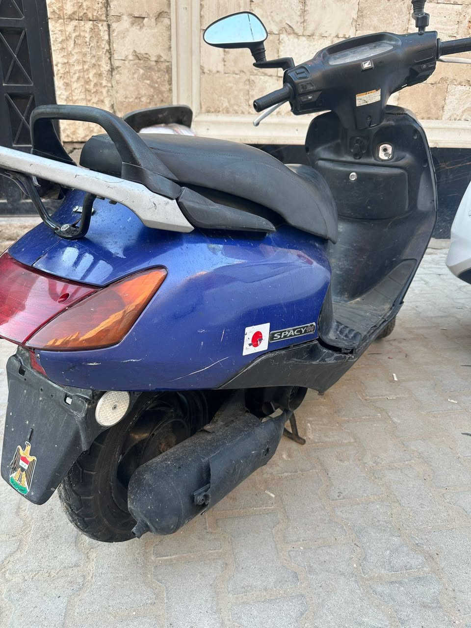 دراجة بلادية يرادلها لمسات خفيفة
كهربائيات كلشي بلادي شغال باتري جديد 
سعرها ع هاي الوضعية 425 مجال للشراي ويدلل بغداد الشالجية ***********

