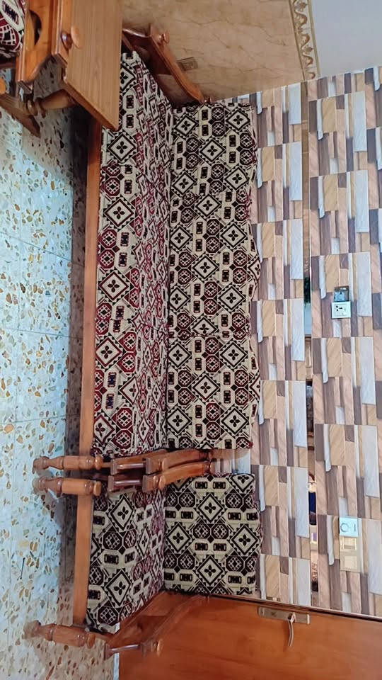 تخم قنفات خشب زان عشرة مقاعد سفنج ضغط عالي درجة أولى مع طبلات عدد 4 واحده كبيرة وسطية للتفاصيل اكثر  مراسلة وات ساب ***********
