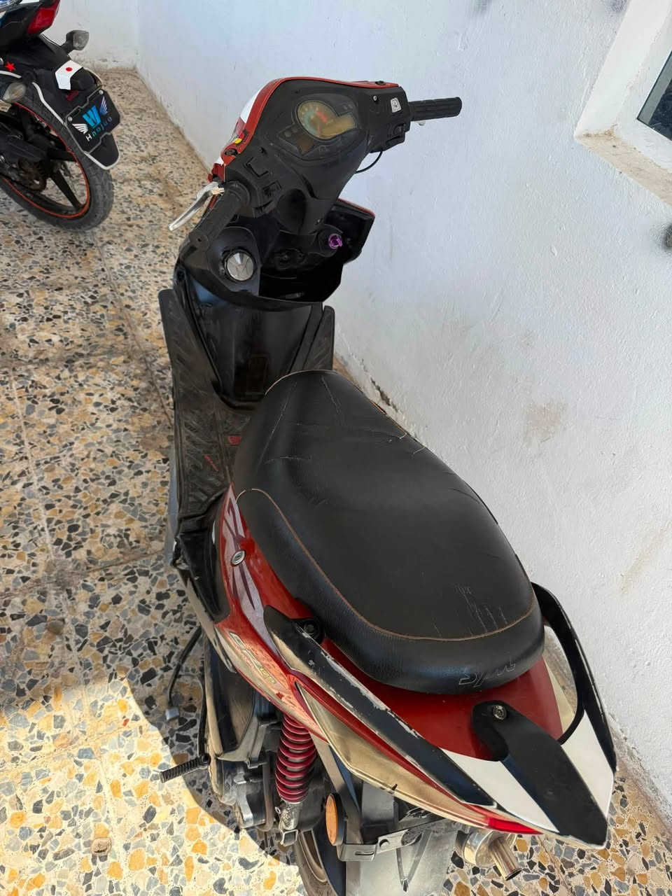 يالله دراجه سايم نحله دبل واحد موديل2018مسجل سنويه الماطور نضيف والتراي مالته ناعم خير من الله السعر 650وبي مجال مكان رمادي بريشه هاذ رقمي للتواصل ***********مو شراي لا تعبني ولا أتعبك
