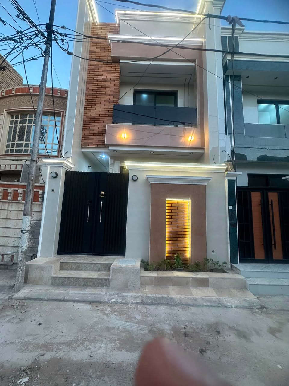 🌷🧿(الهم صل على محمد وال محمد)🧿🌷

         🔥🔥🏡#يعلن_مكتب سيد  ثائر  للعقار والمقاولات العامه 🏡🔥🔥

      🛑🔥عنوان المكتب/حي سلام/سايدين ابو دجاج🔥 🛑

           🛑🚏🚏ثاني ركن من جهة حي الجامعه🚏🚏🛑

     🟢#عندك_عقار_وتريد_تعرضه_دزه_النا_ولاتشيل_هم🟢

             🟠🟠#عنوان_التميز_والثقه_والابداع🟠🟠

                 (📲***********
             
               

            

___________جميع الارقام تدعم تطبيق الواتساب___________

    

      
          
             
               

            

___________جميع الارقام تدعم تطبيق الواتساب___________

    

       🔥🔥📣 🏠دار ان مساحه دار (100)في حي سلام🏠

    
      
            🔴🔥موقع ممتاز جدا  🔥🔴

  🏘️🏡 غرفه عدد1وصالة واستقبال ومطبخ وصحيات🚽🛁

  🏘️🏡 غرفة عدد2وصاله واستقبال ومطبخ وصحيات🚽🚿

                   🛑🛑مجموع الغرف في الدار 4🛑🛑

                         🔥  (مواصفات البناءvip) 🔥

  🧱طابوق نهروان البناء كله9انج صب كونكريت مركزي🪨🪬

        🔥ارضيات مرمر درجه اولى سيراميك درجه اولى 🔥

     🛑للاستفسار مراسلة الصفحه او الاتصال على الواتساب 🛑

             🟢تابع الحساب لتصل لكم كافه المنشورات 🟢

  🧱طابوق نهروان البناء كله9انج صب كونكريت مركزي🪨🪬

        🔥ارضيات مرمر درجه اولى سيراميك درجه اولى 🔥

     🛑للاستفسار مراسلة الصفحه او الاتصال على الواتساب 🛑

             🟢تابع الحساب لتصل لكم كافه المنشورات 🟢

🟡ابو جود الاسدي☎️***********
