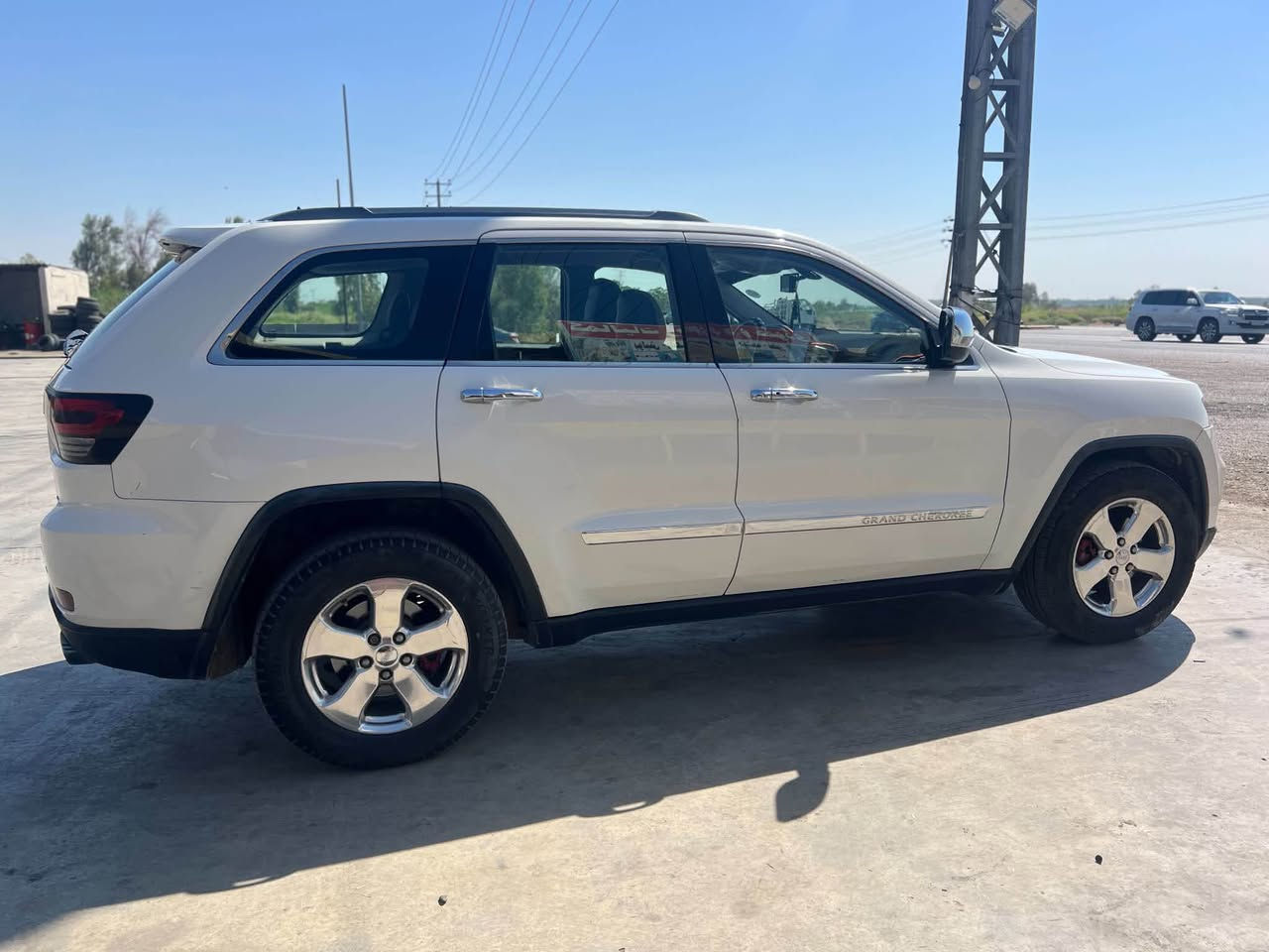 🚨 للبيع جيب جراند شيروكي Laredo 2011 🚨

🔥 المواصفات:
• موديل 2011
• فئة Laredo
• محرك V6 / 3.6L – 3600 CC
• بنزين
• قير أوتوماتيك
• دفع 4×4
• 5 ركاب
• لون أبيض
• قوة تقريباً 290 حصان
• السرعة القصوى حسب السنوية 240 كم/س
• رقم الشاصي: 1J4RR4GG9BC616511

📋 السيارة مسجلة أصولياً، والمواصفات أعلاه 

💰 السعر: 135 
📞 للتواصل:***********

📍 الفحص متاح للجادين
🤝 حياكم الله، رزقنا ورزقكم الحلال 🌹

مراوس بجارجر‼️‼️‼️
