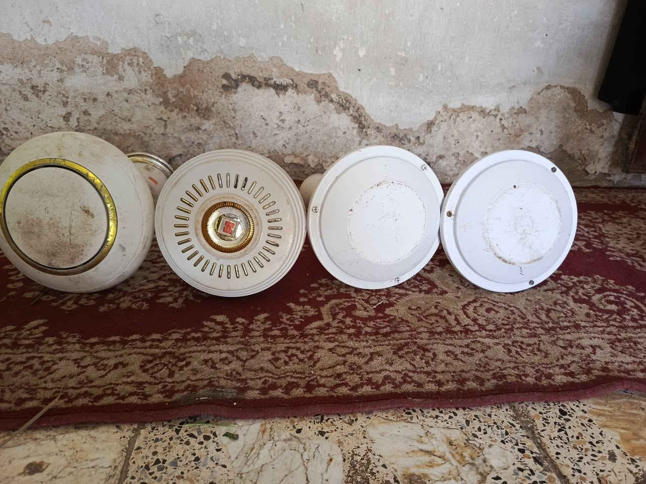 سلام عليكم بنكات شغلات جداد سعر الوحده ١١ الف اتصال عله هذه رقم الهاتف ***********
