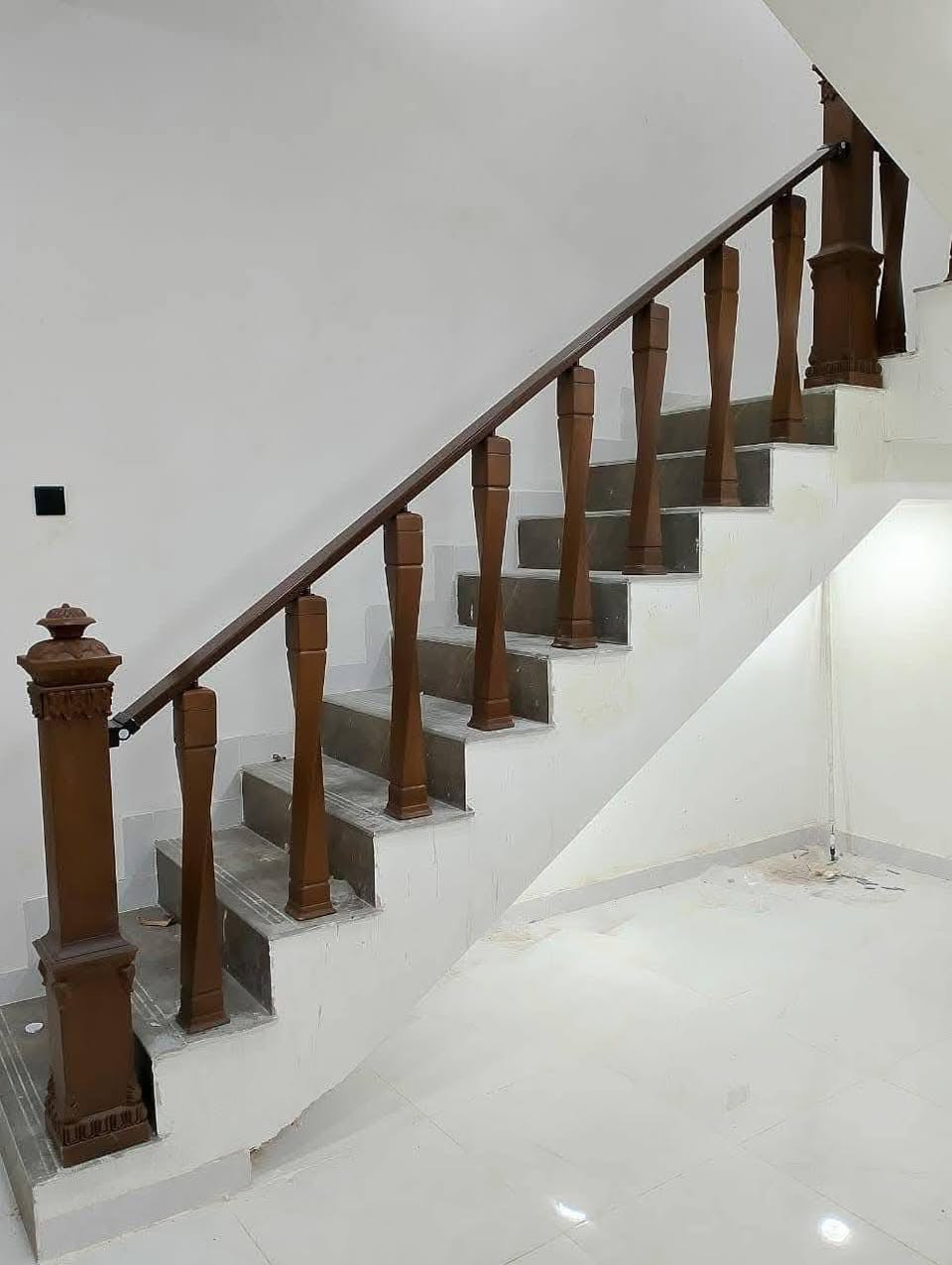 سلام عليكم
نشتغل انواع محجارات المنيوم وزجاج بسعر مناسب حسب طلب مواد درجه أوله كل مناطق كركوك اشتغل ***********

