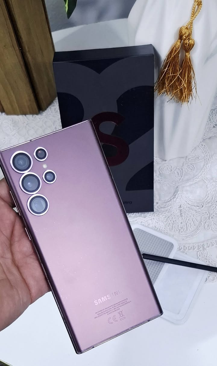 سلام عليكم 
جهاز تس S 22 Utra الترا 
الذاكرة 256 العشوائية 12 معالج سناب دراكون 
شرق اوسط الاصلي دبل خط كامل ملحقات السعر 490
بغداد البلديات ***********
