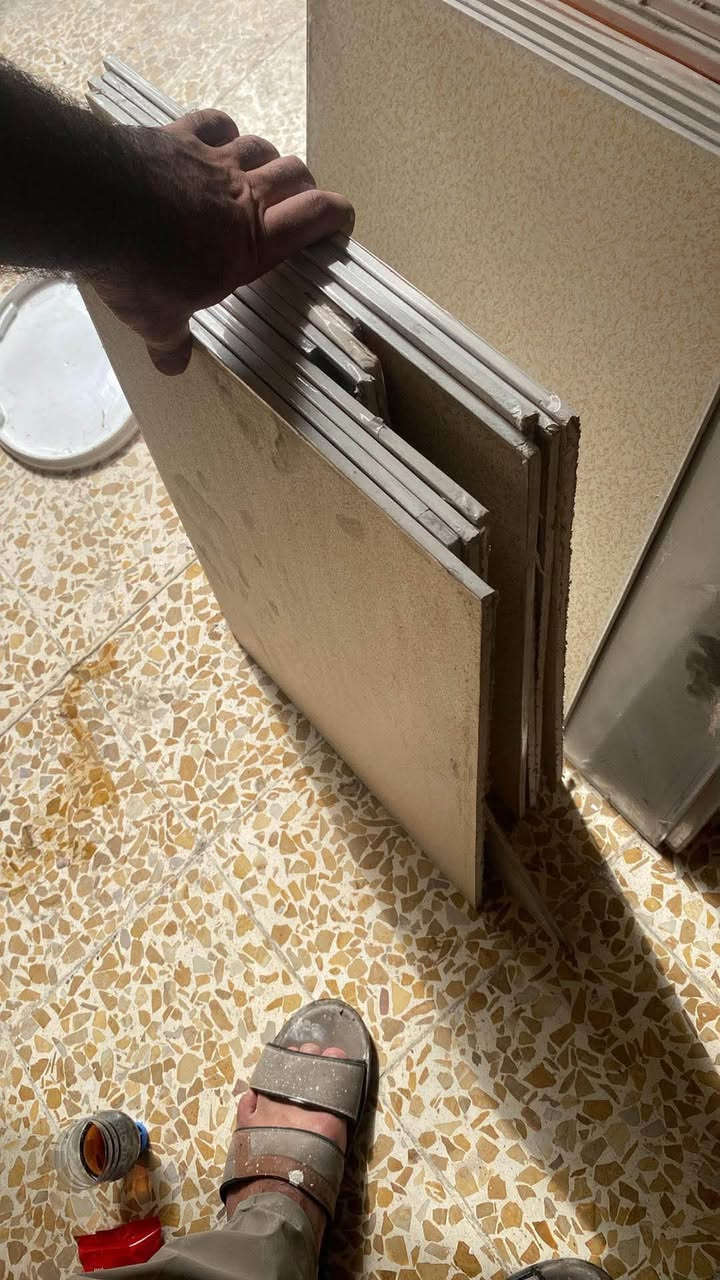 مربعات سقف • ٧٥ قطعة • براكيتات ٨
