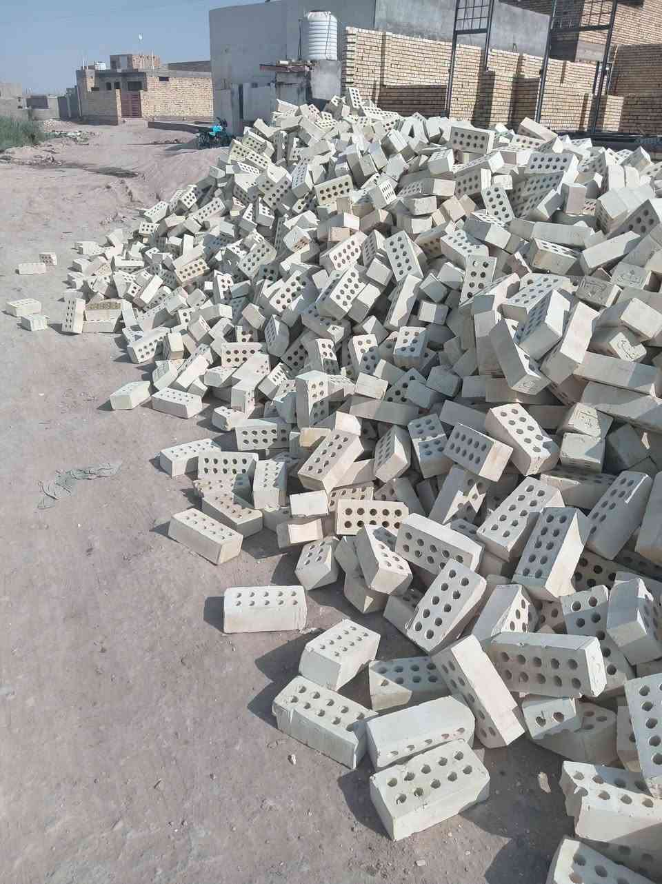 ✨ طابوق جمهوري فاخر من معمل طابوق النهروان ✨
قوة البناء تبدأ من هنا!

🔸 مواصفات متميزة وجودة لا تضاهى:

✅ خالٍ من الأملاح – يحافظ على جمالية البناء ويمنع التشققات.

✅ جودة ومتانة عالية – يدوم طويلاً ويقاوم الظروف القاسية.

✅ تصنيع متقن – بإشراف فنيين محترفين وفق أعلى معايير الصناعة.

✅ صلابة فائقة – يتحمل الأحمال الثقيلة ويُعد مثالياً لكافة أنواع المشاريع.

✅ حواف دقيقة وحادة – لضمان دقة التوصيل وسهولة التركيب.

✅ موثوق في المشاريع الكبيرة والصغيرة – سواء كانت سكنية أو تجارية.

🔹 اختر طابو.. لبناءٍ قوي، مستدام، ومتميز.

📞 للحجز والاستفسار:

‭***********
