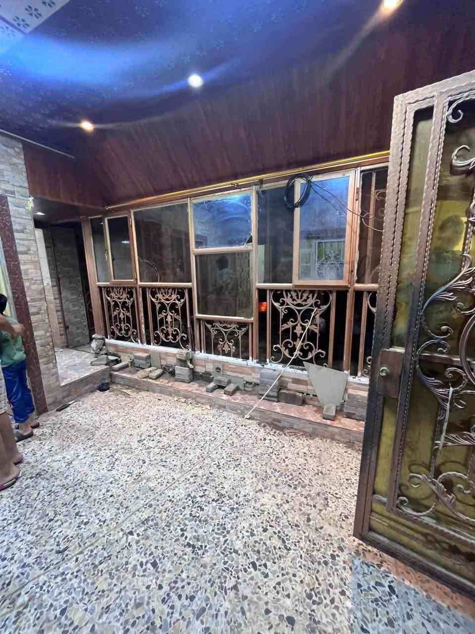 مرحبا جميعا وأسعد الله أوقاتكم

مشتمل ارضي للايجار في القبلة

مقابل مدراس ايشق التركية

مساحة 150م ركن

يتكون من غرفة منام كبيرة

وغرفه صغيرة

وصاله بطلاله على الحديقة

ومطبخ

وكراج وحديقة

بسعر الايجار الشهري 600 الف قفل

وهناك عروض اخرى للايجار

‪***********‬

