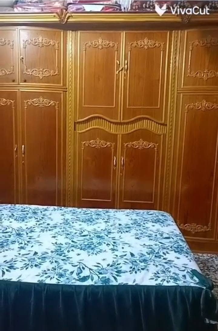 السلام عليكم غرفه للبيع السعر مليون ***********

نص مكتوب في الصور:
- VivaCut