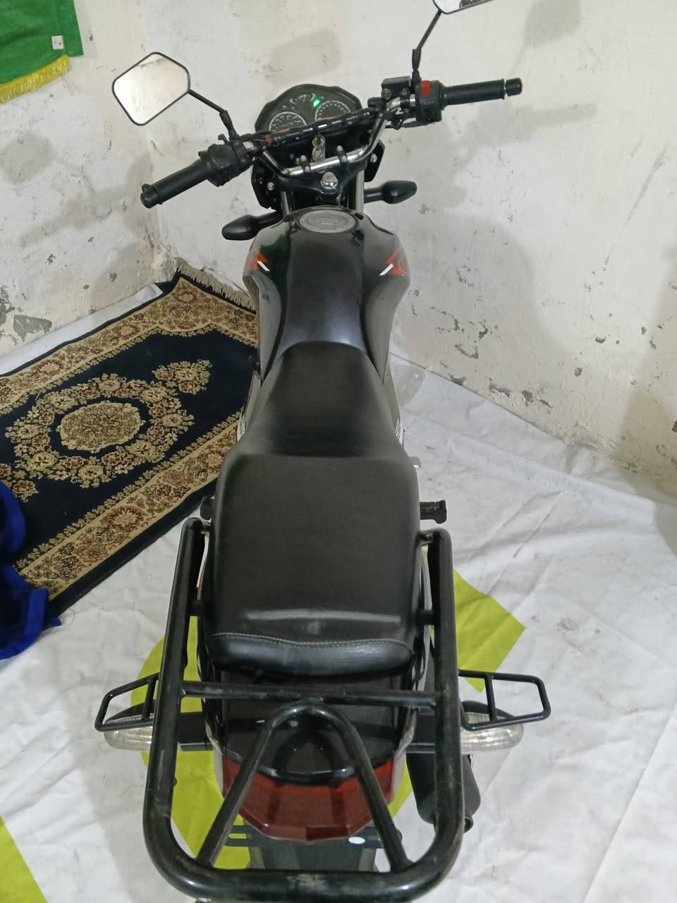 سلام وعليكم دراجه بوكسر للبيع صار 3تيام نازله من شركه شراي ينتصل عله رقم بي خير ويدلل 
***********

