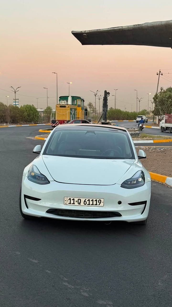 تيسلا مودل 2023 3
وبطاريه ومنافذ شحن وماطور
جديد مكفوله
 اونلاين تحديث انكليزي
تمشي بالشحنه 410 كيلو 
ماشيه 88 الف كيلو
حادث امامي خفيف جاملغ ايسر وبنيد مبدلات
وشويه من الجاملغ الخلفي الايمن
والباب الايمن مصبوغات  السياره نظيفه
وجديدة رقم بغداد مميز جدا ينباع مع السياره
وياها الشمسيات وشاحنه 32 A اصليه من سراج
السياره نظيفه وما بيها نقوصات
 السعر 146 وبيه مجال 
*********** 
واتساب او خاص
