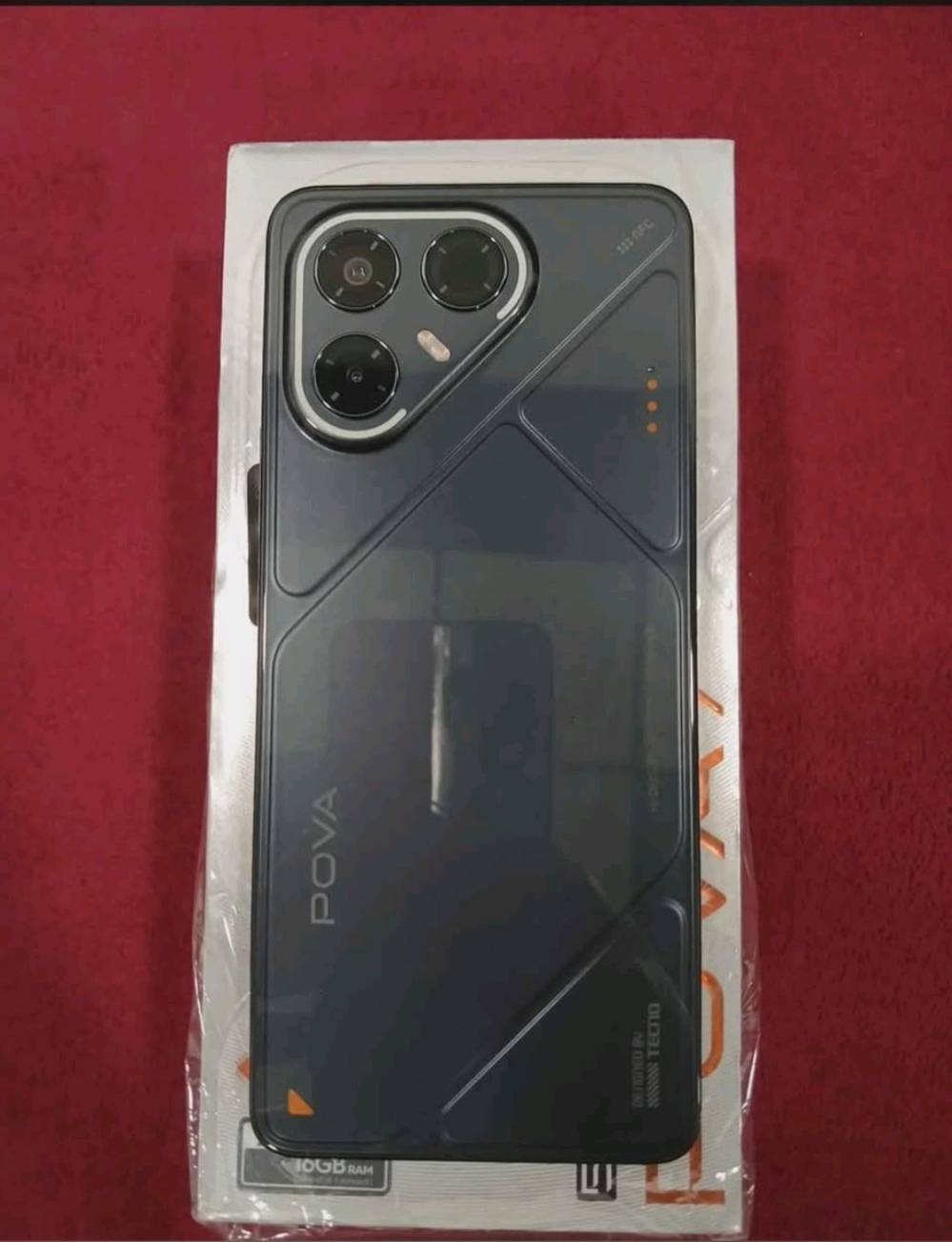 السلام عليكم للبيع 
 إعلان بيع هاتف Tecno bova 7 5g  
    
    
    
  ## تفاصيل الهاتف:  
    
     اسم الجهاز: Tecno bova 7 5g  
     السعر: 320,000 دينار عراقي (320 ألف)  
     وقت النشر: قبل يوم  
     الذاكرة العشوائية (RAM): 256 جيجابايت  
     الشاشة: بتردد 144 هرتز، ودقة 1080x2460 بكسل.  
     معدل الإطارات: 90 إطارًا في الثانية (حقيقي).  
     نظام التشغيل: أندرويد 16 (وهو الأحدث حاليًا).  
     البطارية: بسعة 6000 مللي أمبير في الساعة (100%).  
     الكاميرا الخلفية: بدقة 50 ميجابكسل.  
     الكاميرا الأمامية: بدقع13 ميجابكسل.  
     وحدة المعالجة المركزية: Dimensity 7300 Ultimate.  
     الشريحة: يدعم شريحتي SIM (دبل شريحة).  
     النظافة: 100/100 (تشير إلى حالة الجهاز الممتازة).  
     المحتويات: يشمل الهاتف الكرتونة، غطاء أصلي، وشاحن بقوة 45 واط أصلي.  
     الحالة: كامل مكمل ولا يوجد أي نواقص.  
     مدة الاستخدام: مستخدم فقط شهر ونصف.  

    
  ## معلومات إضافية:  
    
     العنوان: بغداد البلديات الضباط
     رقم الهاتف: متاح للتواصل عبر واتساب ***********
      يشير إلى التحقق من التحديثات لنظام POVA HiOS 16.3.0، واسم الجهاز TECNO POVA 7 5G، ورقم الطراز TECNO LJ7، ووحدة المعالجة المركزية Dimensity 7300 Ultimate RAM 8+8
